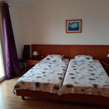 Apartmani Nado Majica Sveti Filip i Jakov Exterior foto